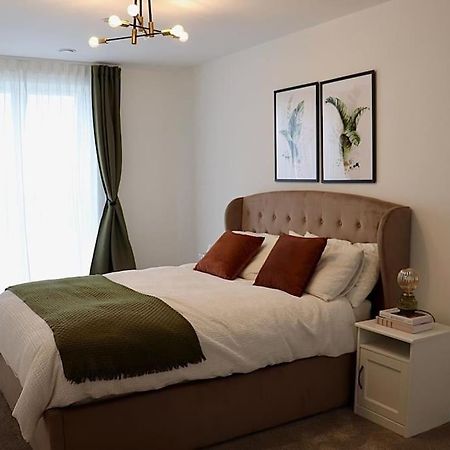 A Stylish Two Bedroom Modern Apartment With Parking Баркінг Екстер'єр фото