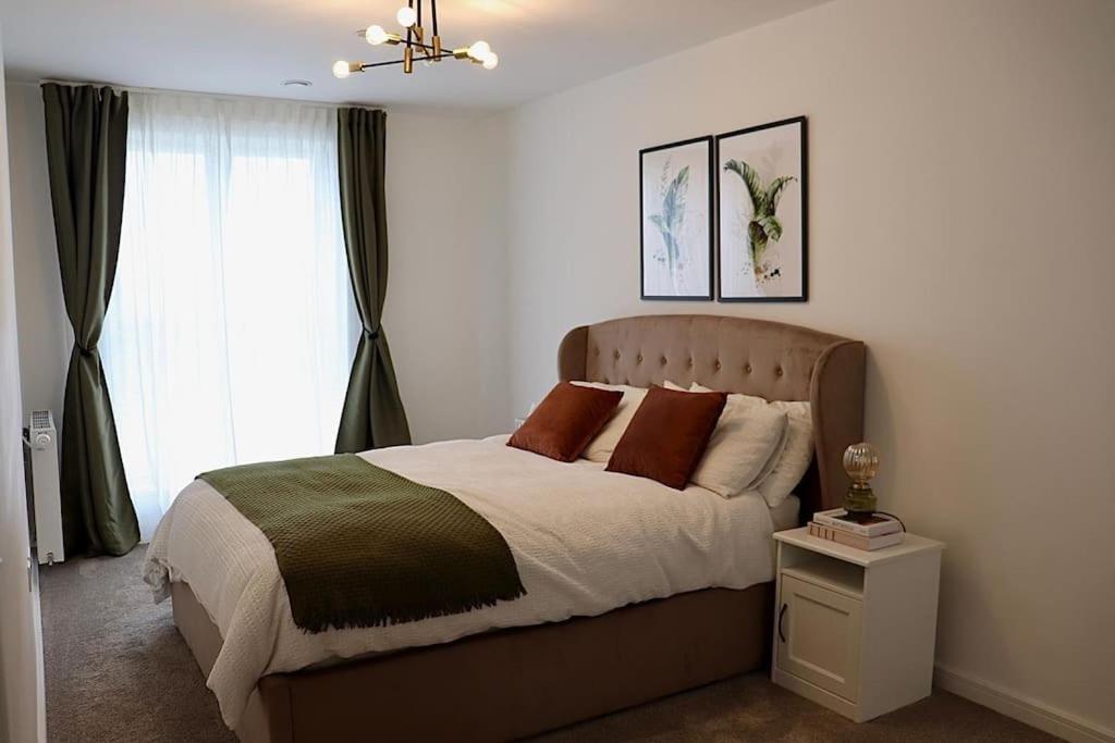 A Stylish Two Bedroom Modern Apartment With Parking Баркінг Екстер'єр фото